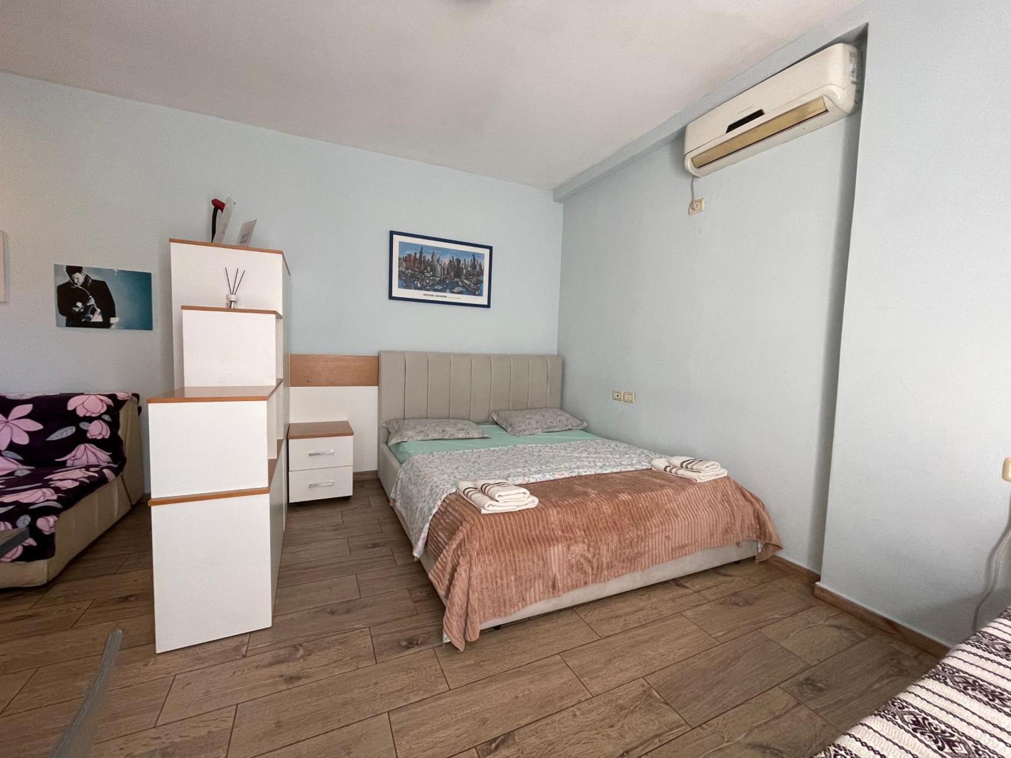 Enjoy Travel Cute Studio Apartment Тирана Экстерьер фото